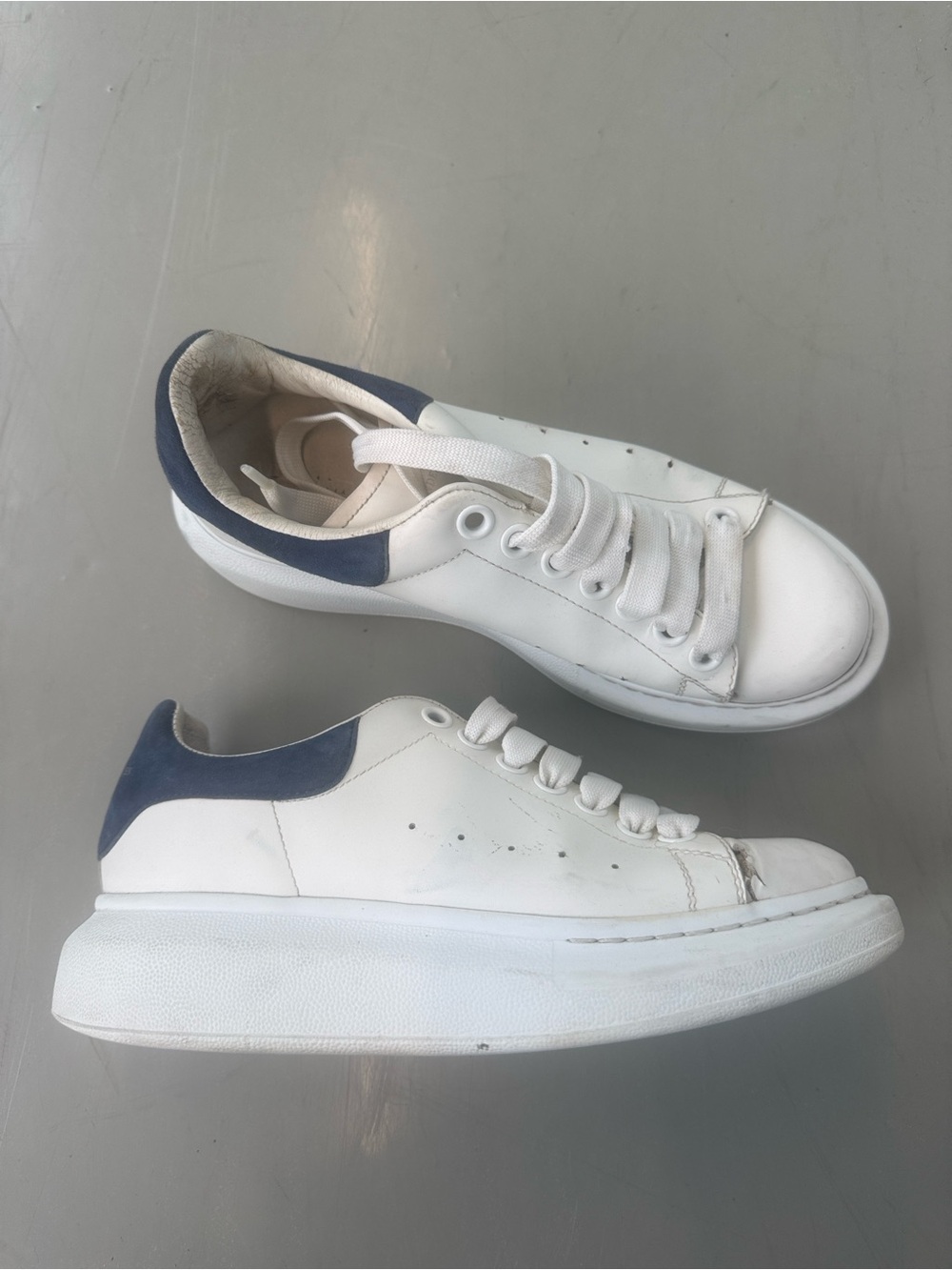Alexander McQueen Womens White Leather Sneakers 462214